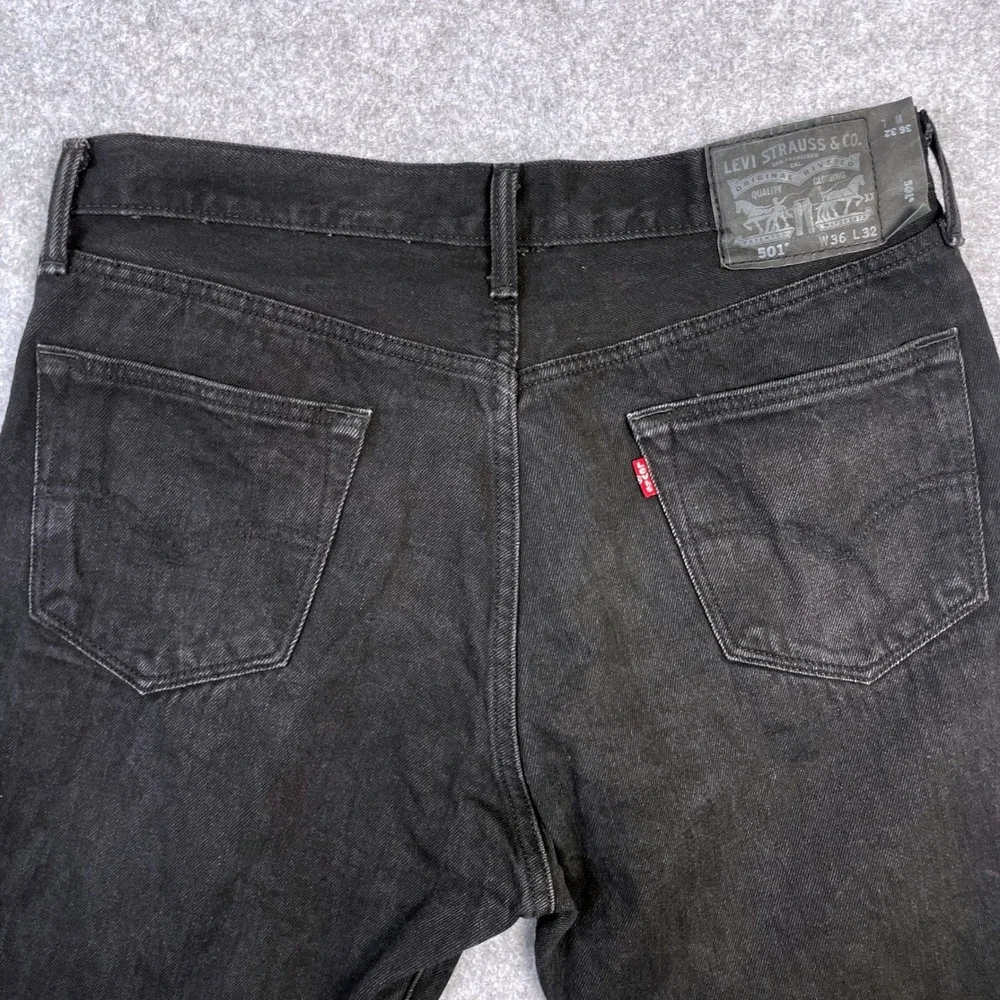 Levi's 501 Mens Jeans 36x32 (fits 34x30) Black Cotton Medium Wash Straight Leg